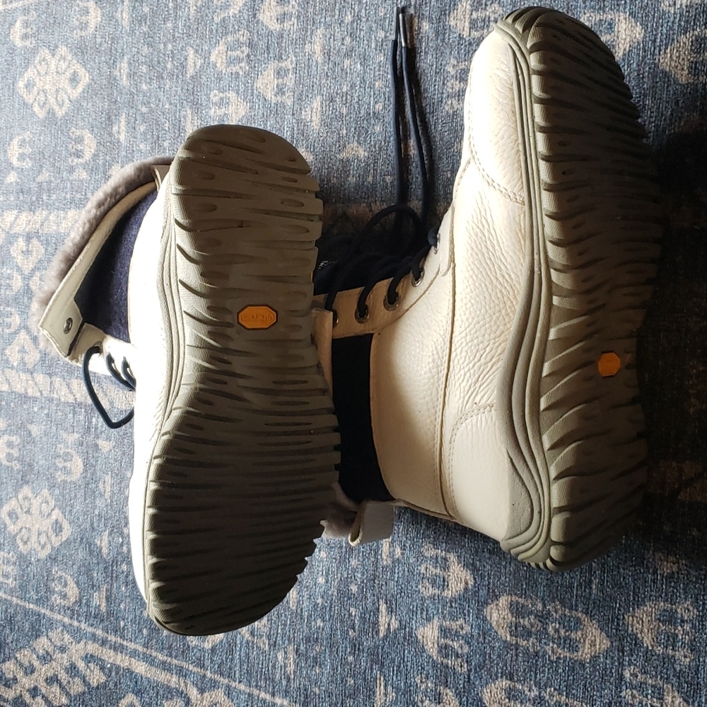 Like new!- too small for me :( - Picture 4 of 8
